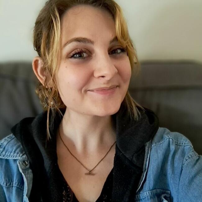 Babysitter in Sligo: Alexandra Jasmína