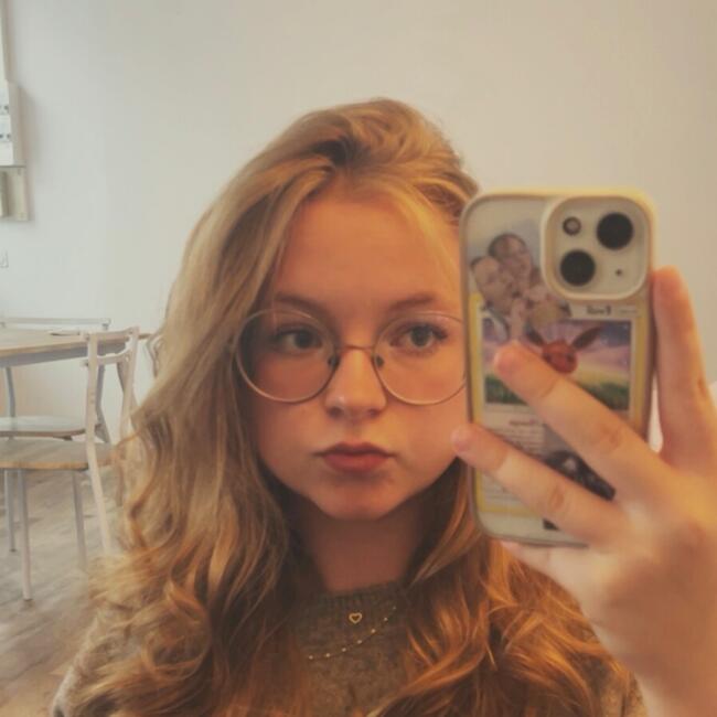 Babysitter in Sainte-Catherine: Léa