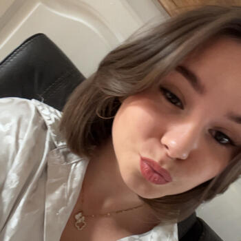 Babysitter in Moeskroen: Laura