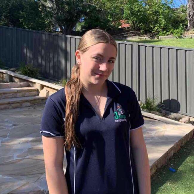 Babysitter in Wollongong: Jade