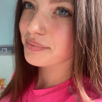 Babysitter in Gond-Pontouvre: Lilou