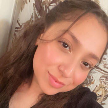 Babysitter in Oakland: Dhamar