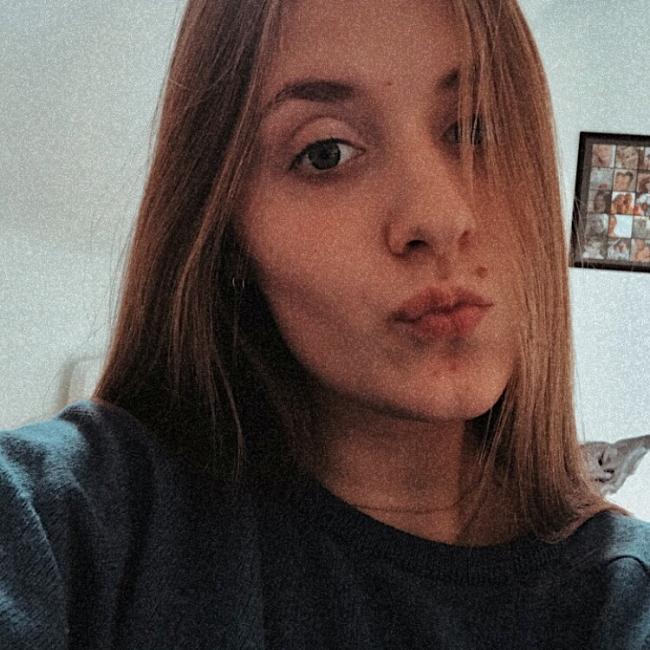 Babysitter in Brussels: Flore