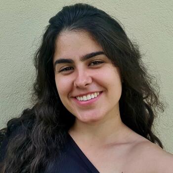 Babysitter in Pouso Alegre: Maria Eduarda