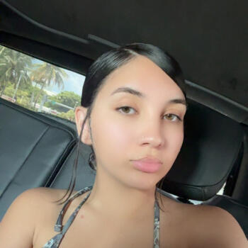 Babysitter in Miami: Angelina