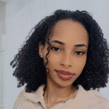 Babysitter in Camaçari: Viviane