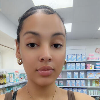 Babysitter in Saint-Denis: Emeline