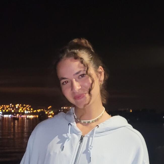 Babysitter in Aubagne: Valentine