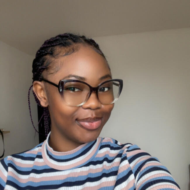 Babysitter in Villeneuve-la-Garenne: Ashley