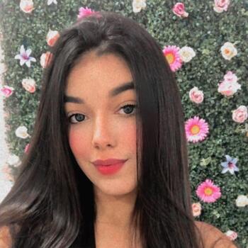 Babá em Fortaleza: Lívia Maria