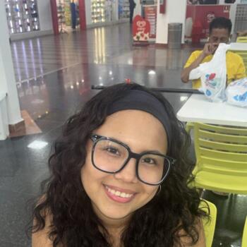 Babysitter in Manaus: Yenesis caceres