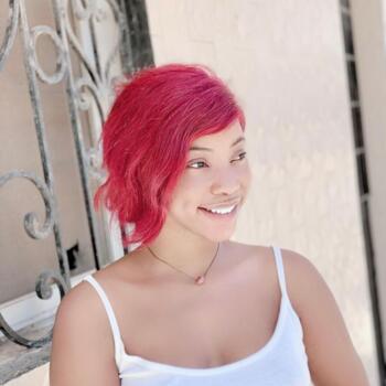 جليسة أطفال في أبوظبي: Amy Camara