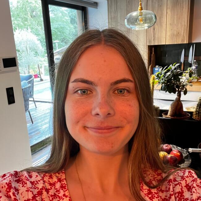 Babysitter in Theizé: Juliette