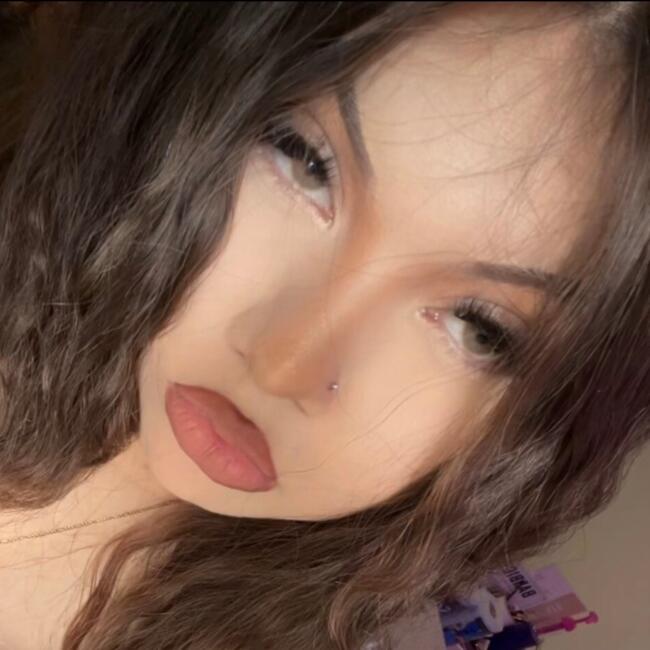 Babysitter in Compton: Bella