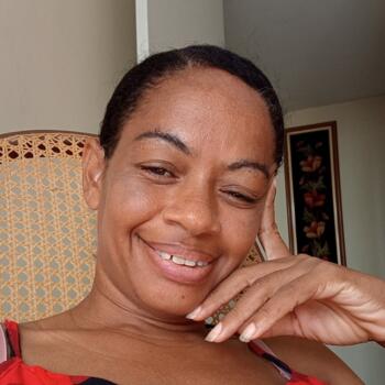 Babysitter Recife: Rafaela