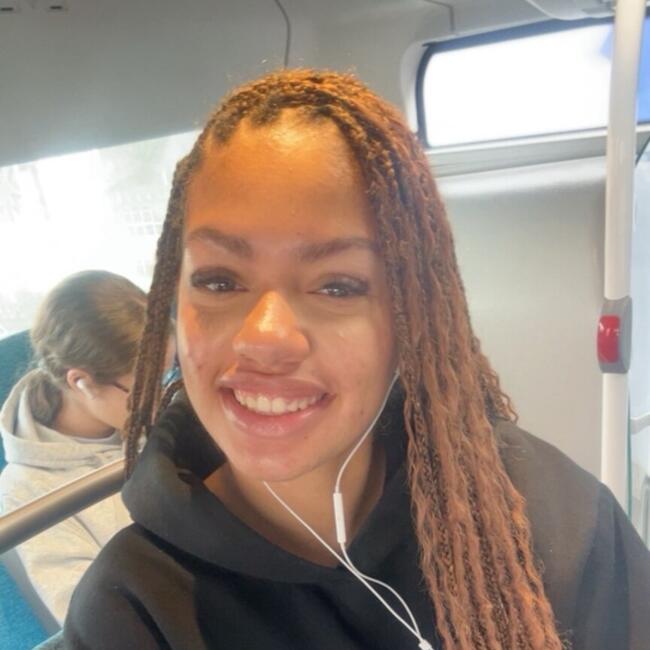 Baby-sitter à Enghien-les-Bains: Madiya
