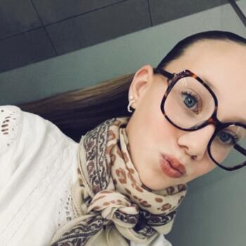 Babysitter in Cappelle-la-Grande: Zélie