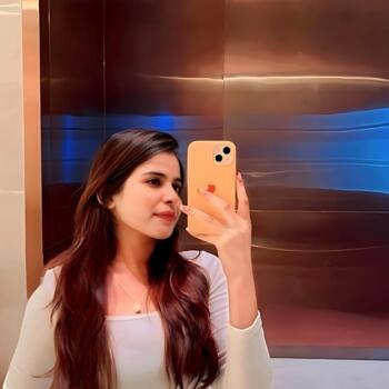 Pengasuh di Kuala Lumpur: Crystal