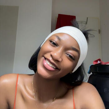 Babysitter Issy-les-Moulineaux: Farida