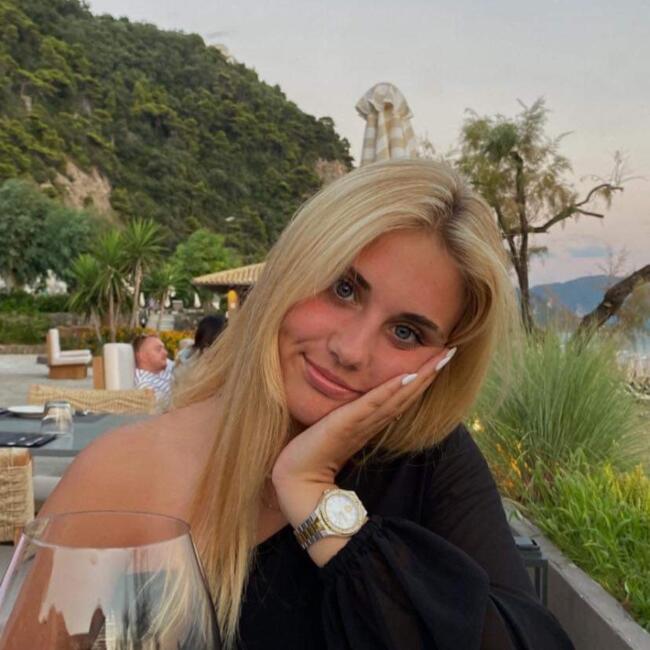 Babysitter in Torhout: Axelle