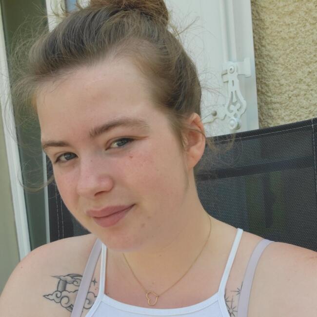 Babysitter in Montigny-le-Bretonneux: Emma