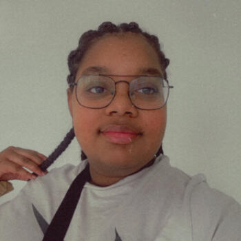 Babysitter in Livry-Gargan: Naia