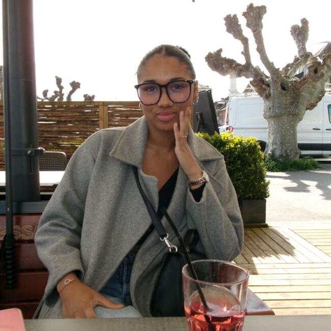 Babysitter a Gland: Jessie