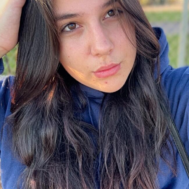 Babysitter in Ajaccio: Chloé