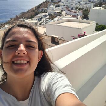 Babysitter in Athens: Anna