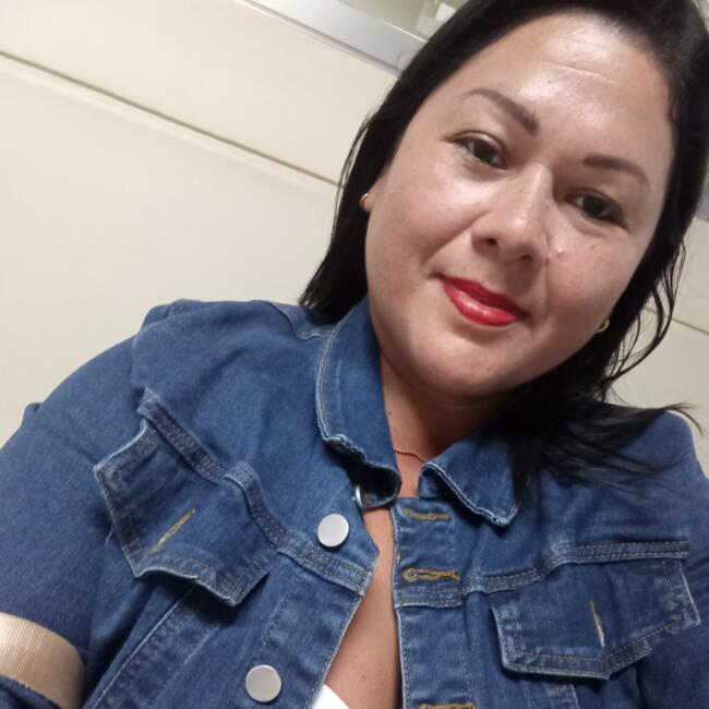 Babysitter in Heredia: Laura