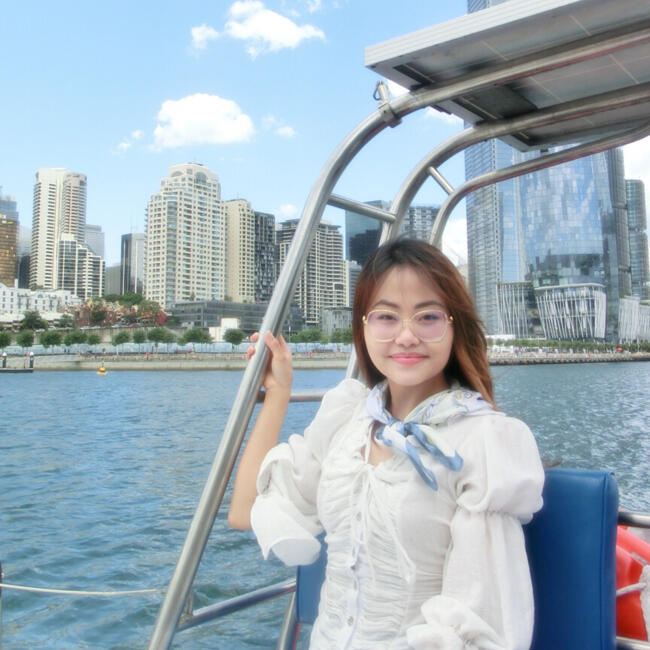 Babysitter in Sydney: Thu