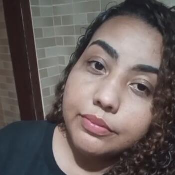 Babysitter in Rio Bonito: Larissa