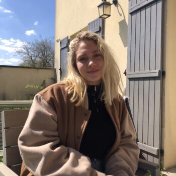 Baby-sitter in Meudon: Lucile