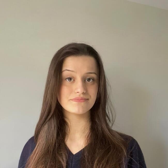 Babysitter in Poitiers: Louanne