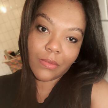 Babysitter in Diadema: Elaine