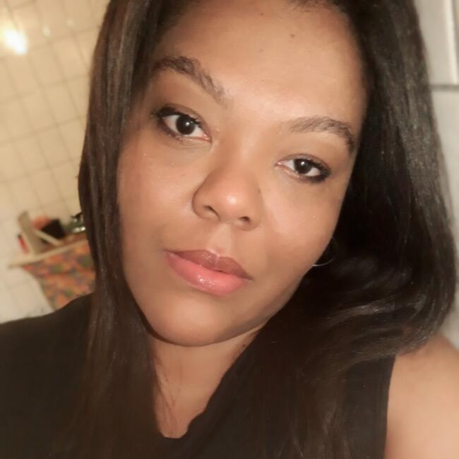 Babysitter in Diadema: Elaine