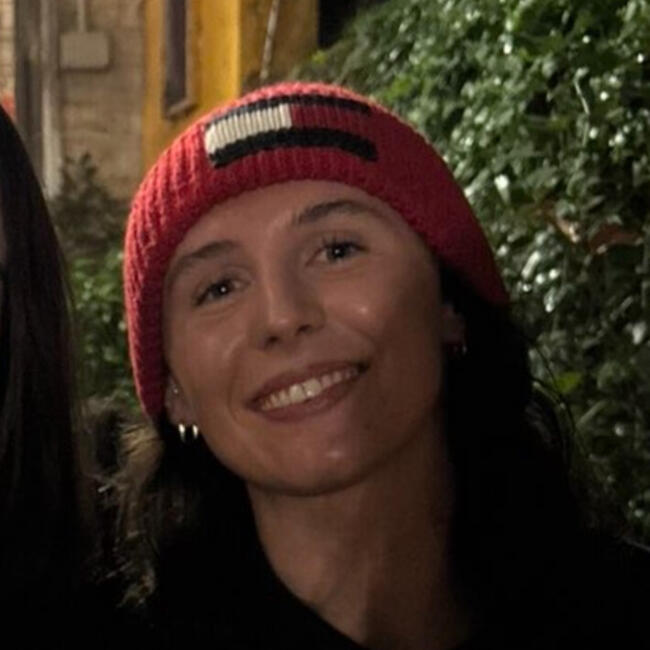 Babysitter in Cork: Amy