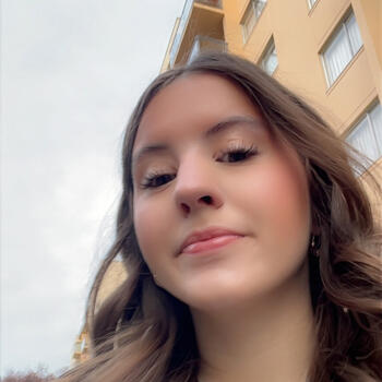 Babysitter New Westminster: Milena