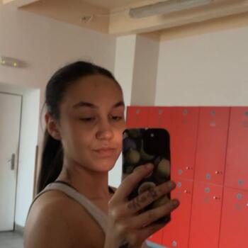 Babysitter in Tymákov: Melánie