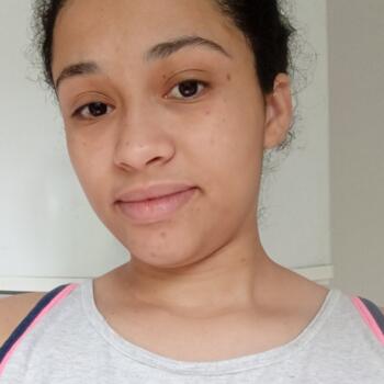 Babysitter in Belo Horizonte: Jaqueline