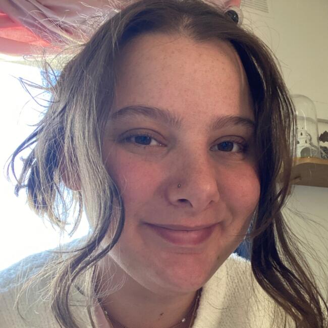 Babysitter in Beaconsfield: Amberley