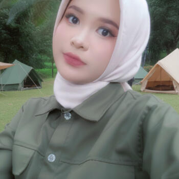 Babysitter in Depok: Dea