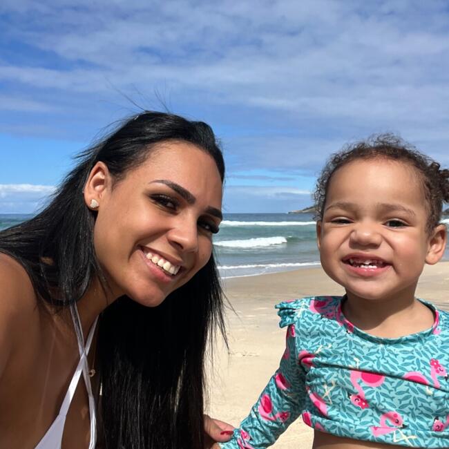 Babysitting job in Uberlândia: Larissa