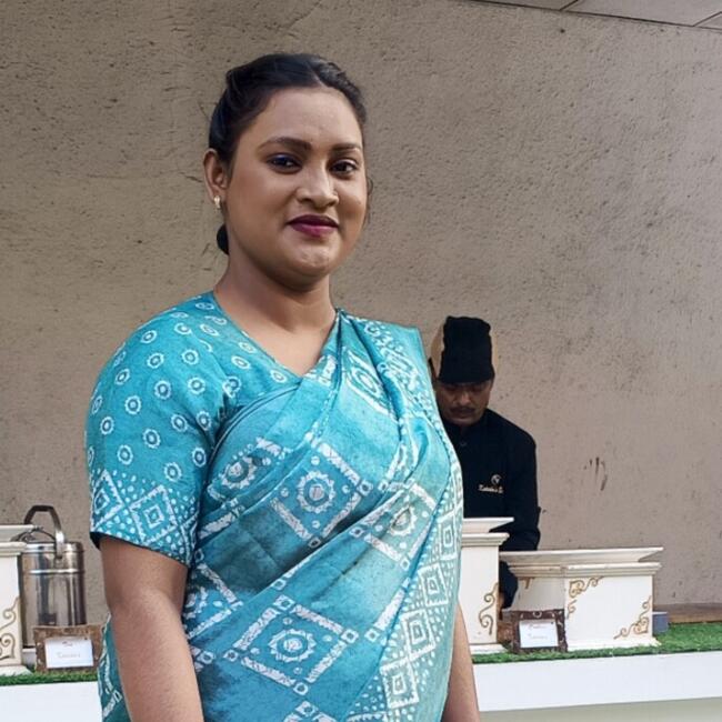 बम्बई में आया: Rubina