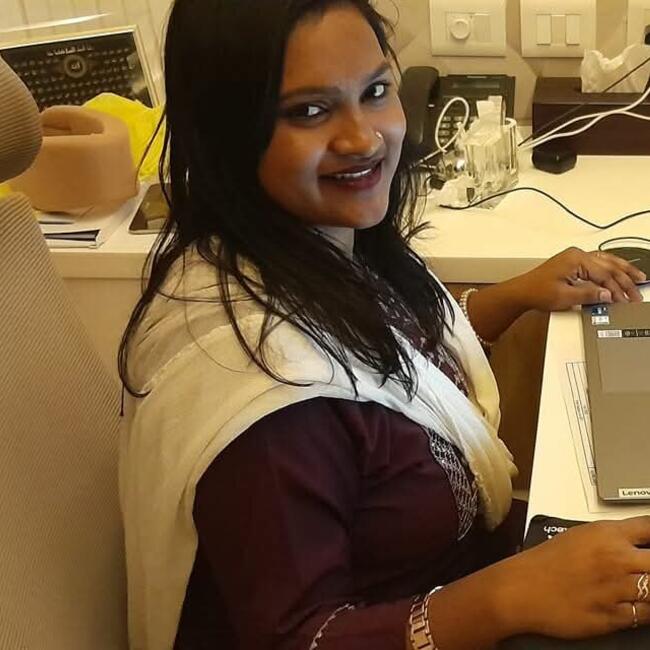 बम्बई में आया: Rubina