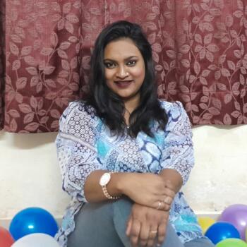 बम्बई में आया: Rubina