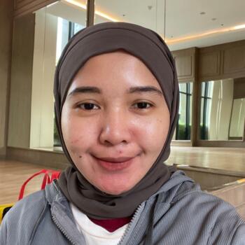 Babysitter Jakarta: Esa