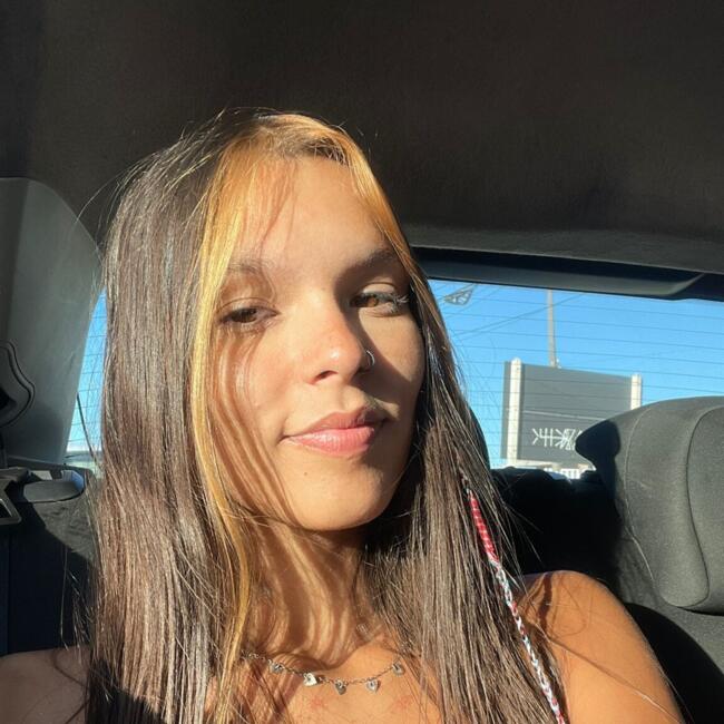 Babysitter in Vila Velha: Yasmyn