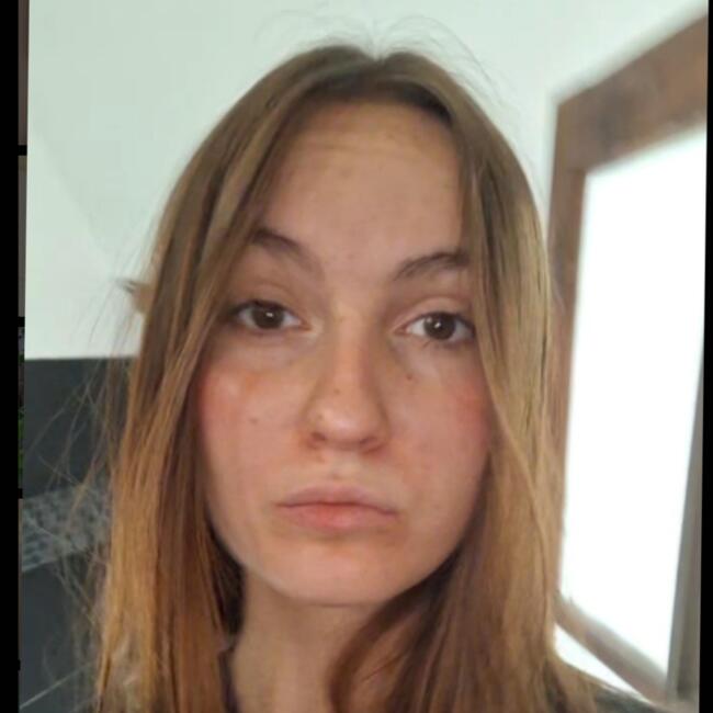 Babysitter in Paris: Thais