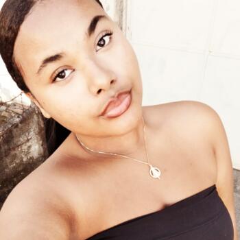 Babá em Barra Mansa: AnaCarolina